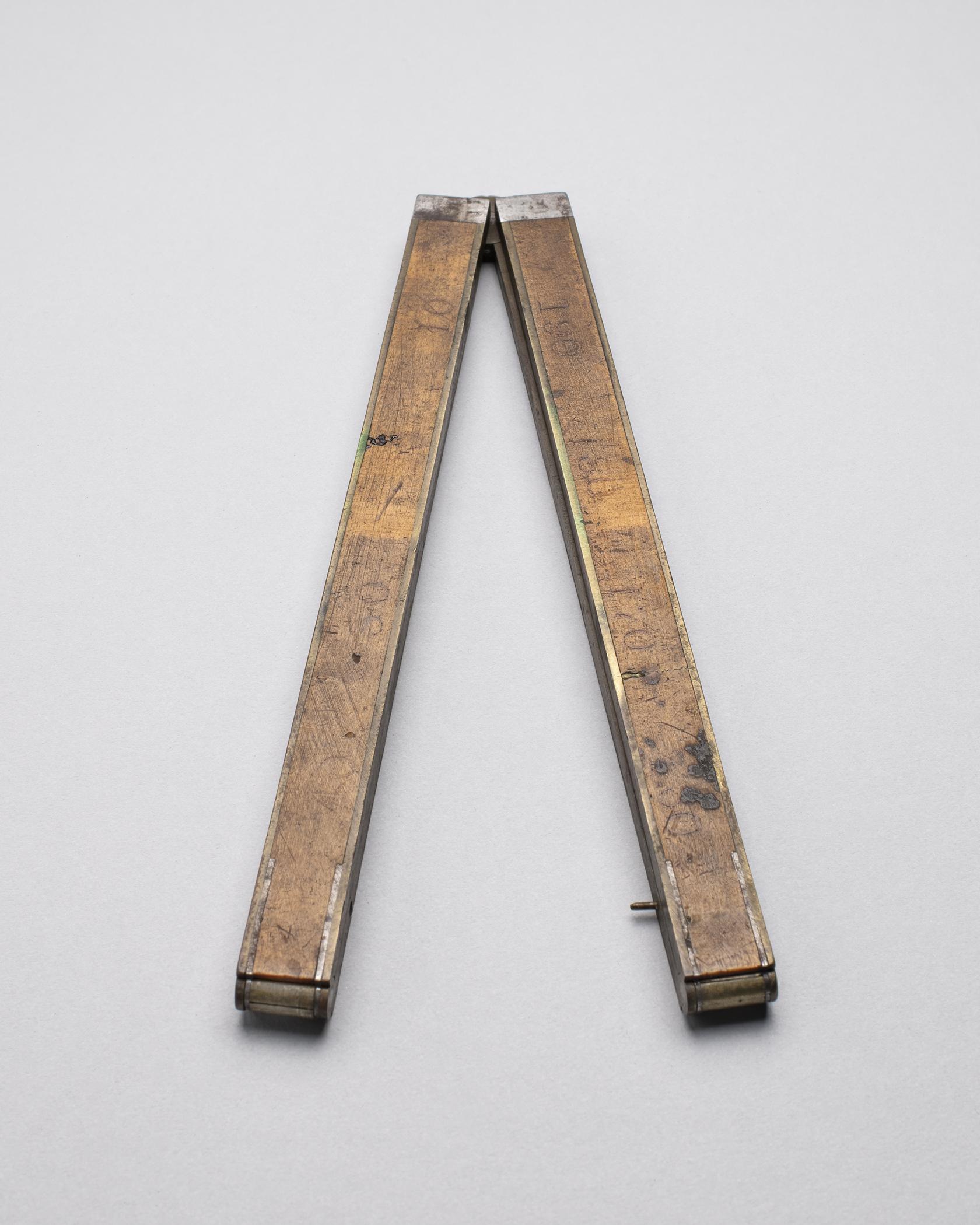 1995.0006.345  Ruler, Folding rule or ruler, view 4