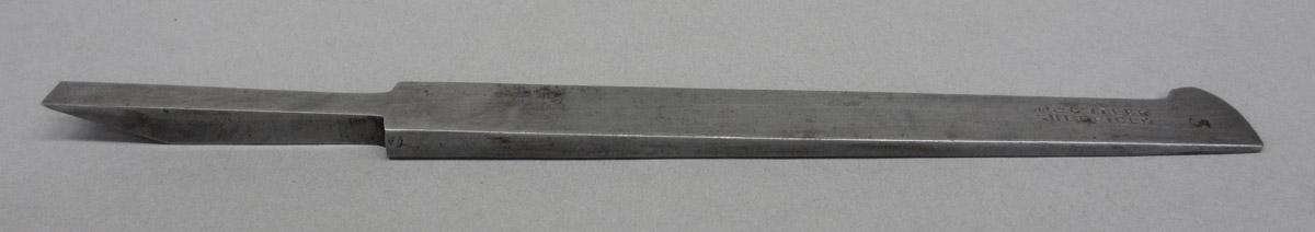 1995.0006.354 Plow plane iron, angle view