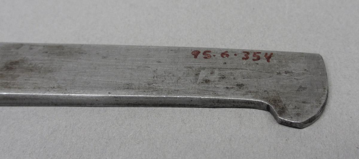 1995.0006.354 Plow plane iron, top detail