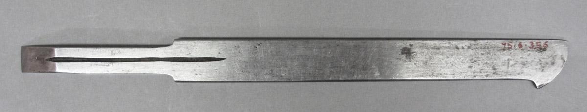 1995.0006.356 Plow plane iron, reverse view
