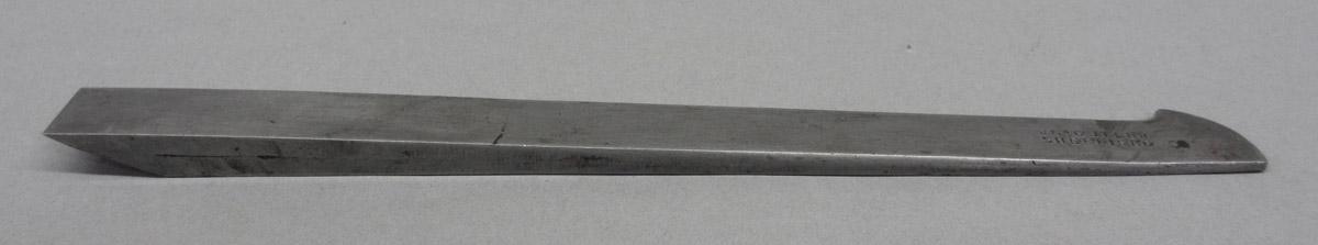 1995.0006.358 Plow plane iron, angle view