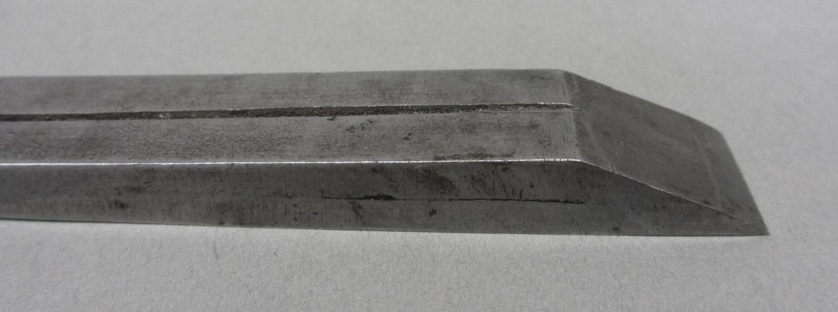 1995.0006.358 Plow plane iron, edge detail