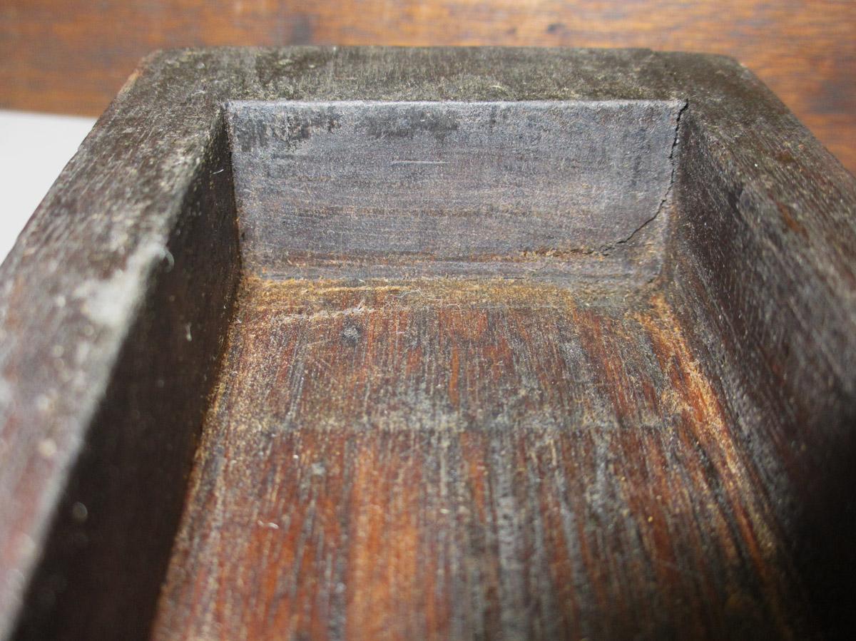 1995.0006.362 Oil stone, detail view 3
