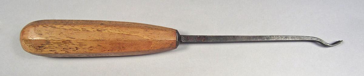 1995.0006.368, Gouge, side 1