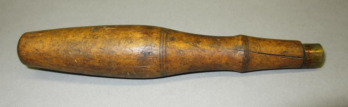 1995.0006.371 Chisel handle