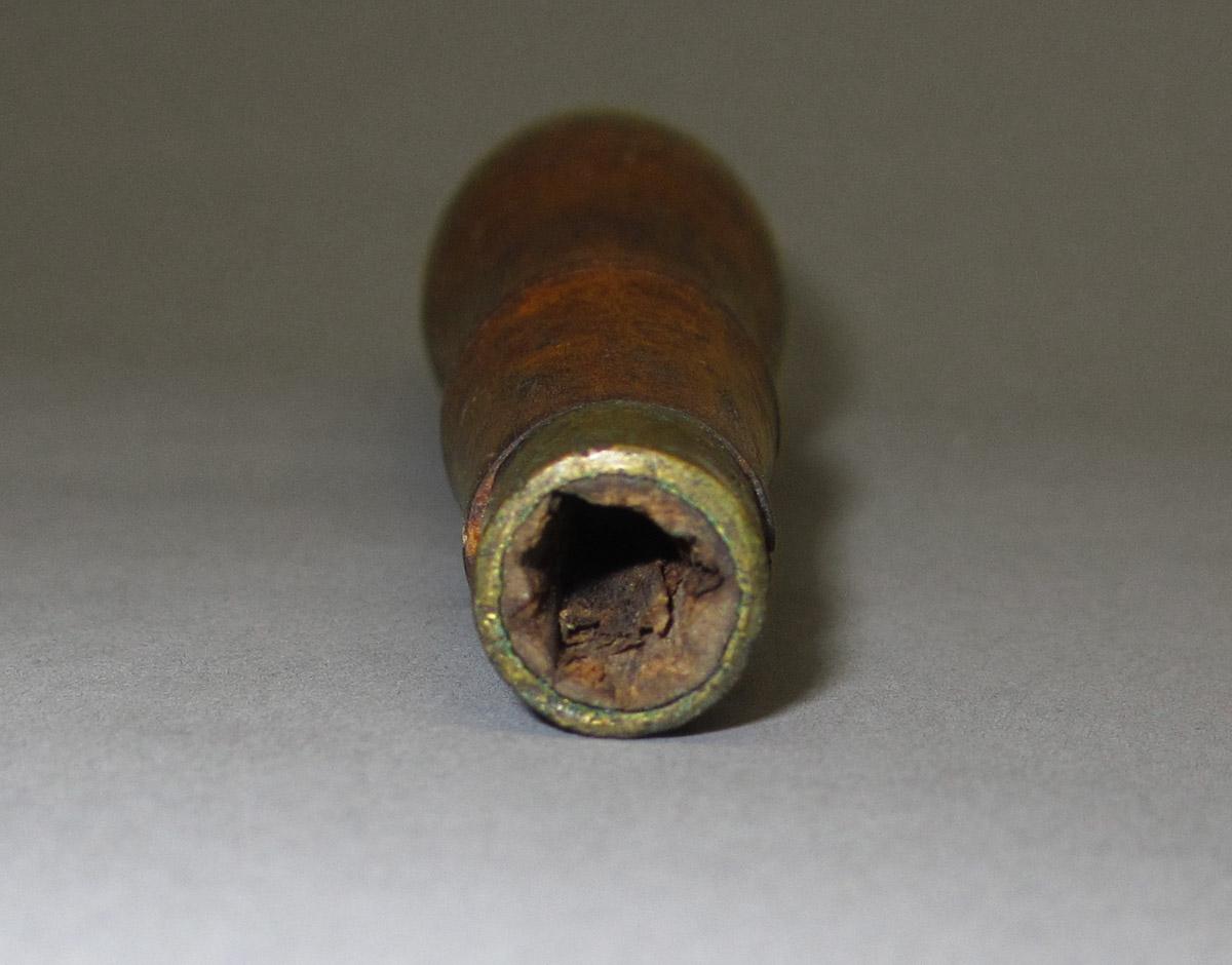1995.0006.371 Chisel handle, detail view 2