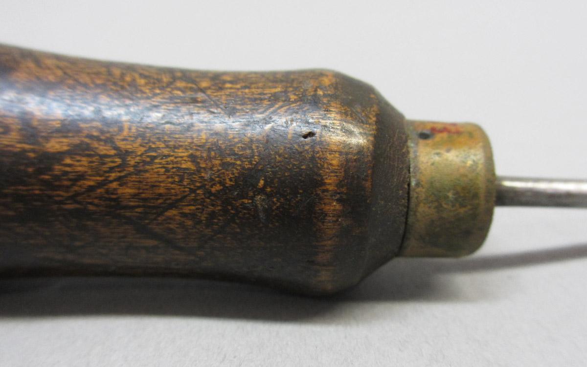 1995.0006.373 Awl, ferrule detail