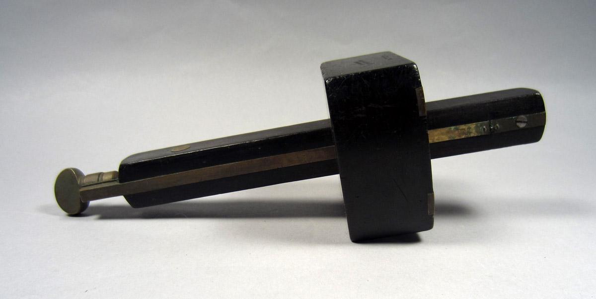 1995.0006.377 Mortise gauge, Full