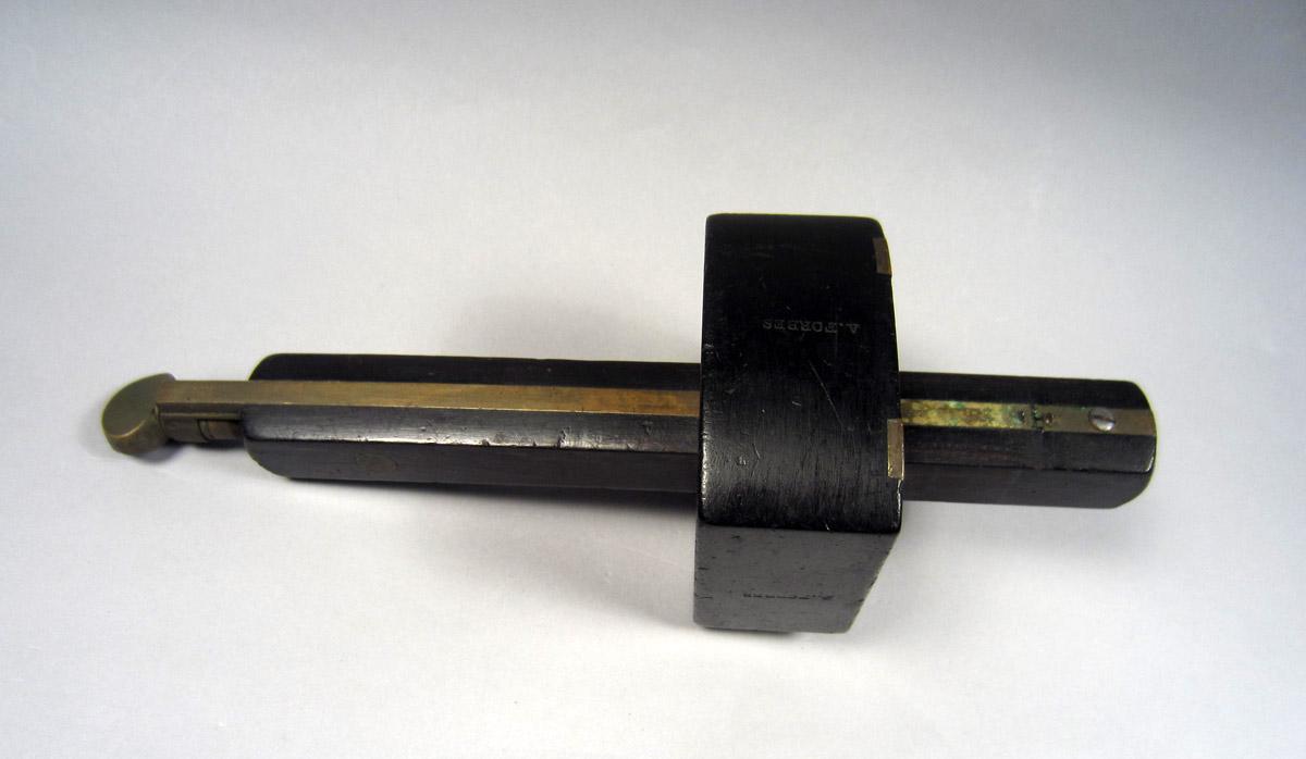 1995.0006.377 Mortise gauge, View side