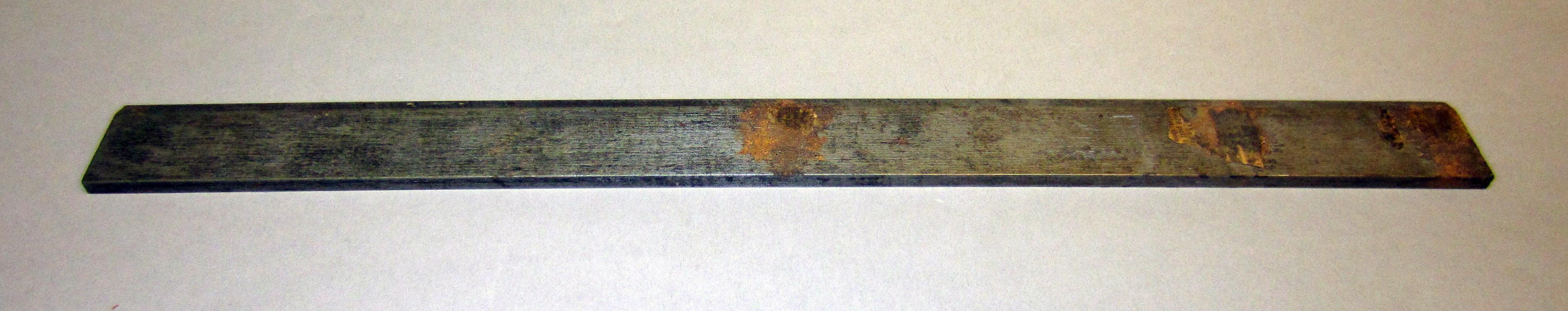 1995.0006.379 Straight edge, View 1