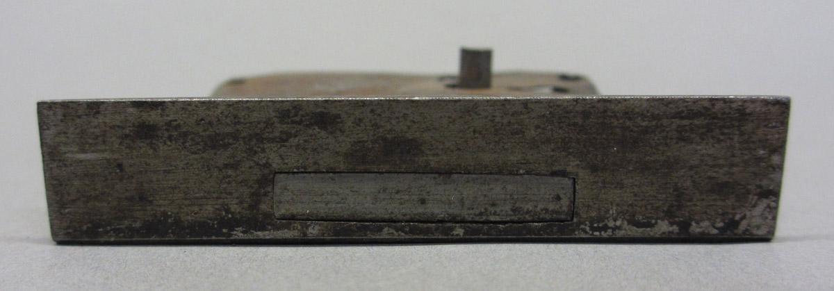 1995.0006.383 Lock, latch side view