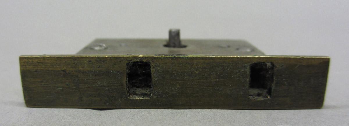 1995.0006.386 Lock, latch side view
