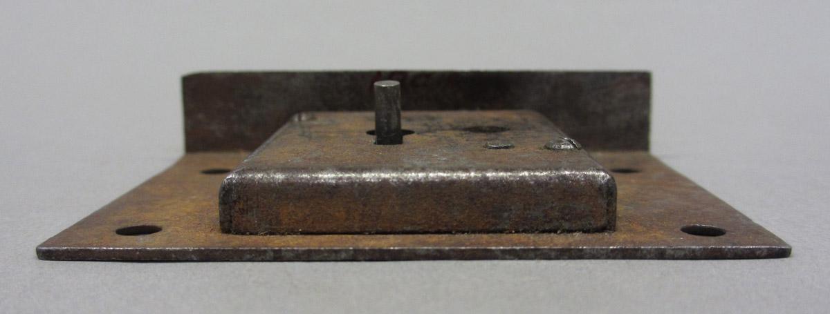 1995.0006.387 Lock, side 2 view