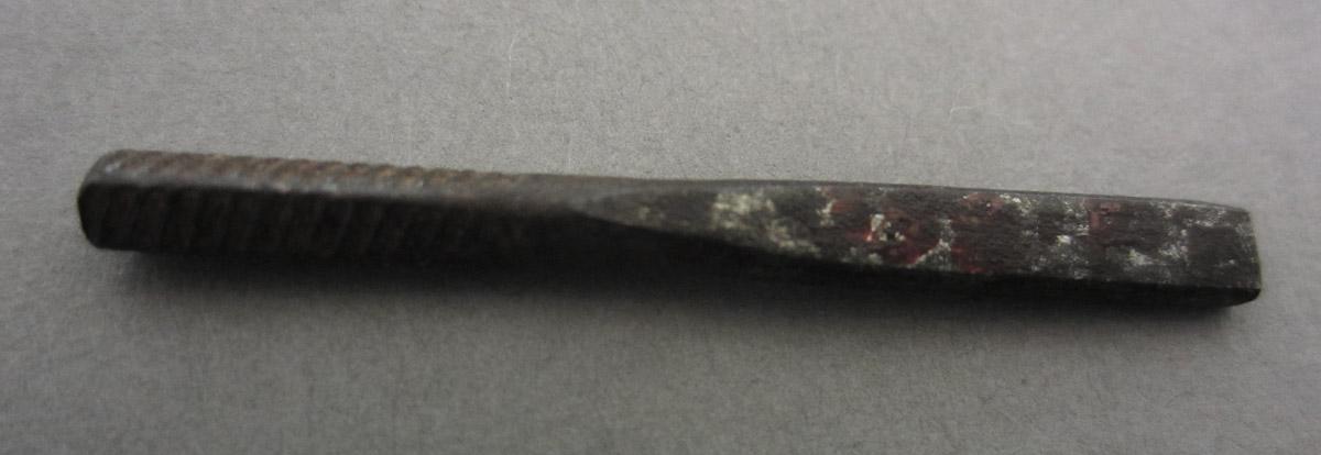 1995.0006.388 F Awl pad, bit F