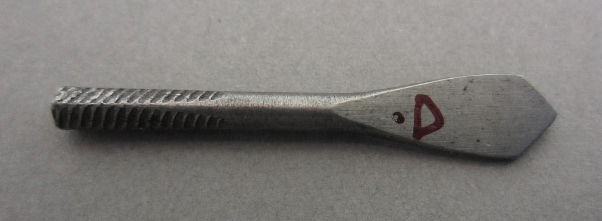 1995.0006.389 D Awl pad, bit D
