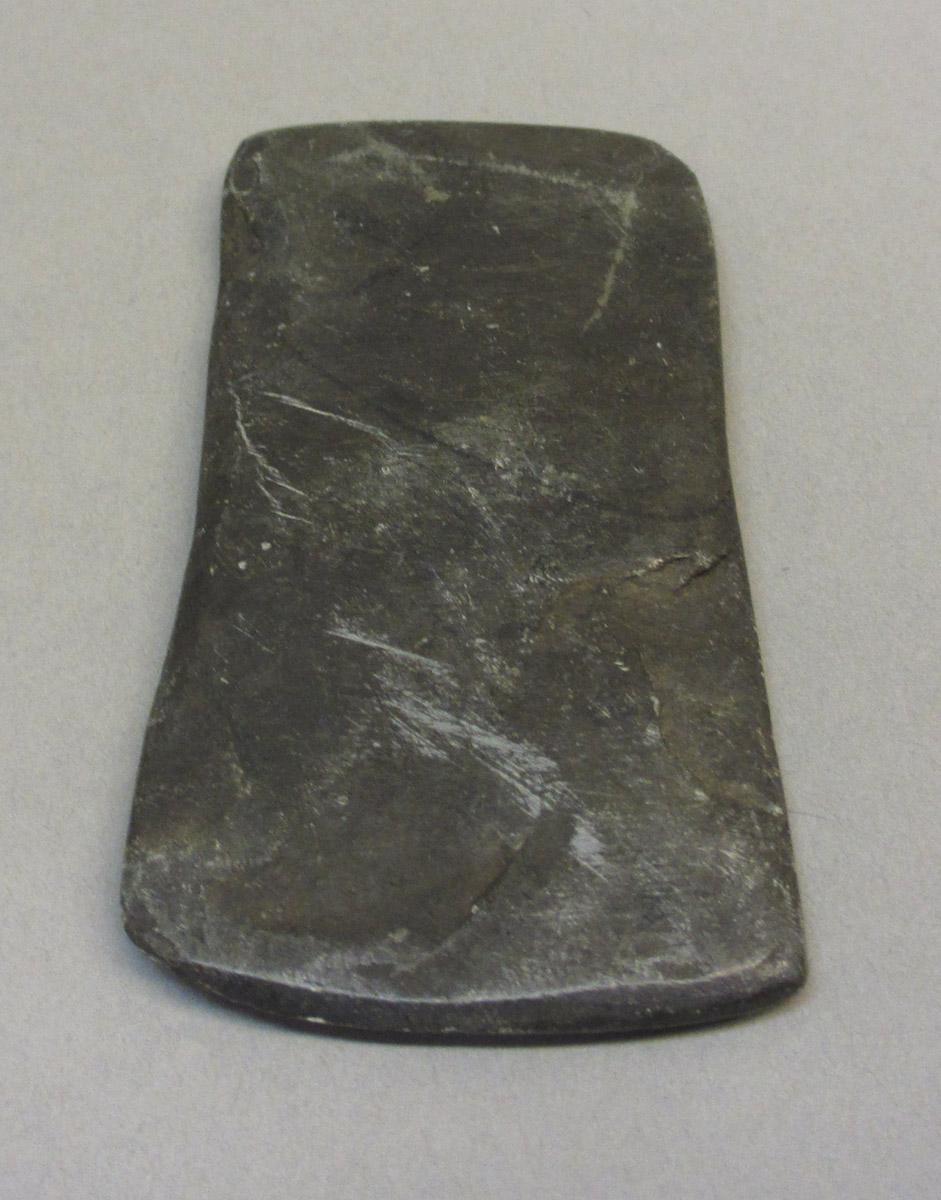 1995.0006.393 Oil stone, side view