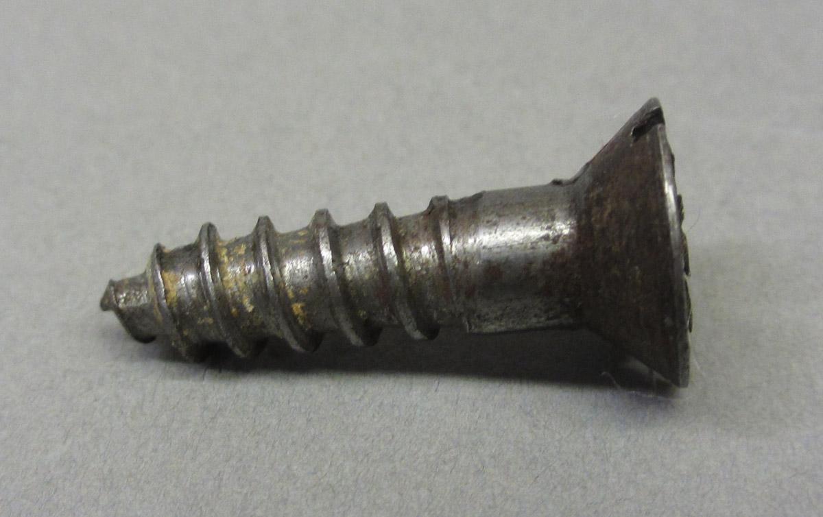 1995.0006.396 Screw