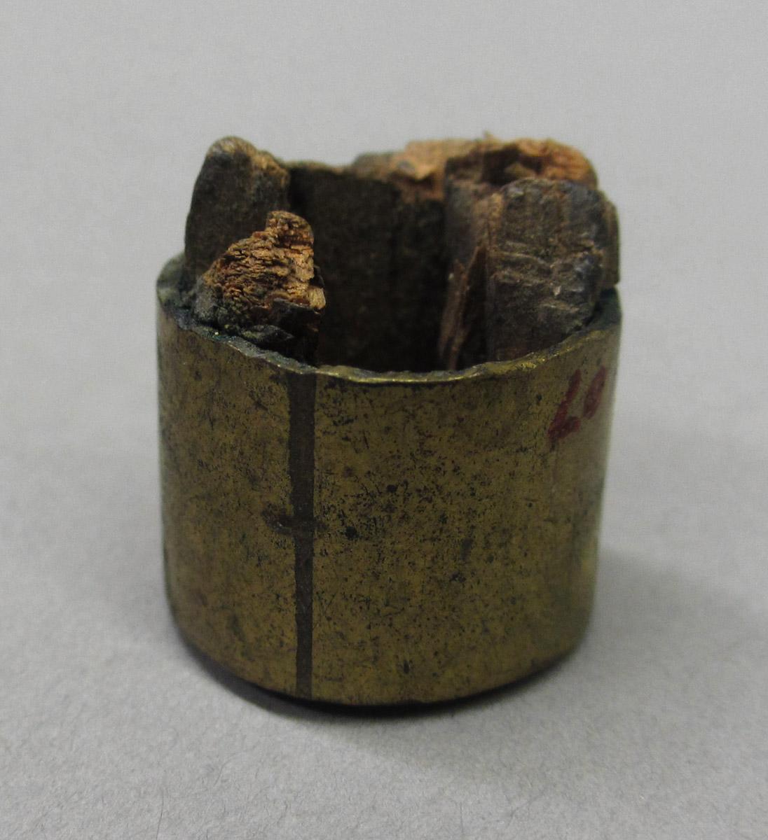 1995.0006.407 Ferrule handle fragment, ferrule detail