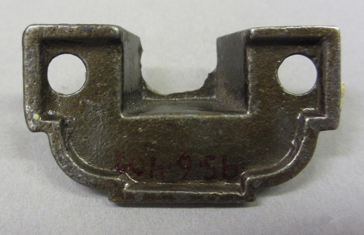 1995.0006.409 Latch plate, bottom view