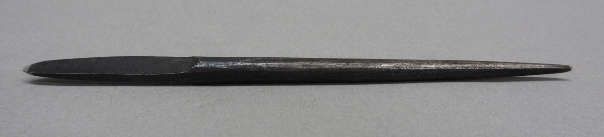 1995.0006.414 Awl blade, side 2