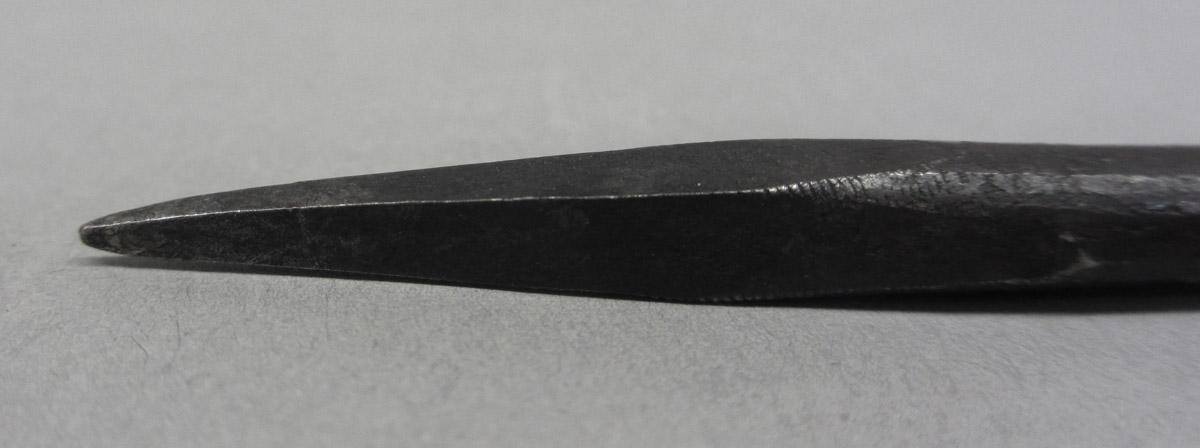 1995.0006.415 Awl blade, tang detail