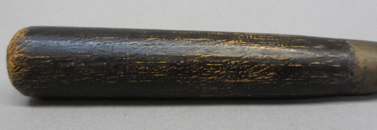 1995.0006.421 Awl pad, handle detail