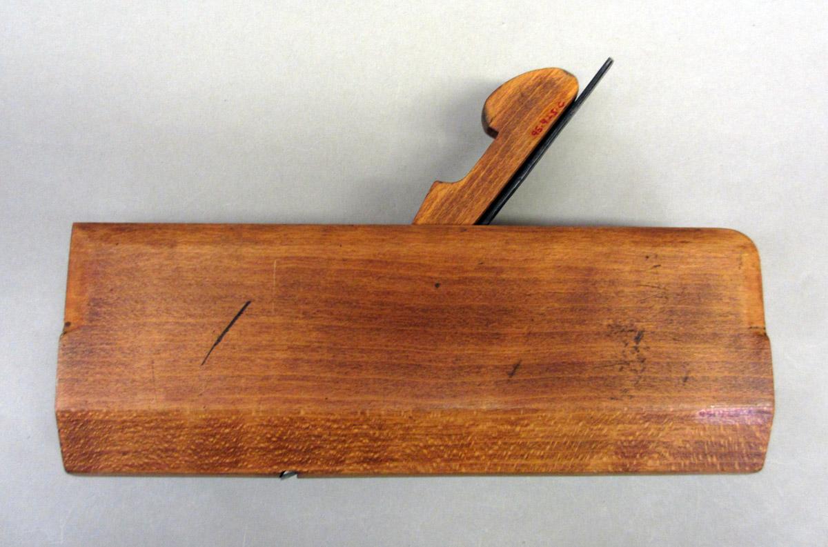 1995.0006.428 A-C Round plane, View 2