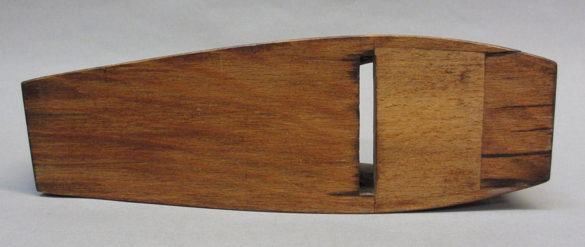 1995.0006.434 Smooth plane, bottom view