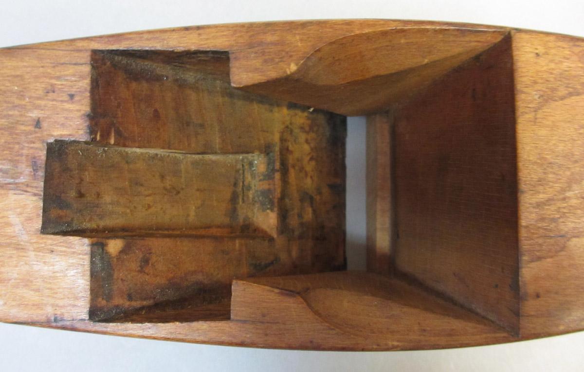 1995.0006.435 Smooth plane, throat detail