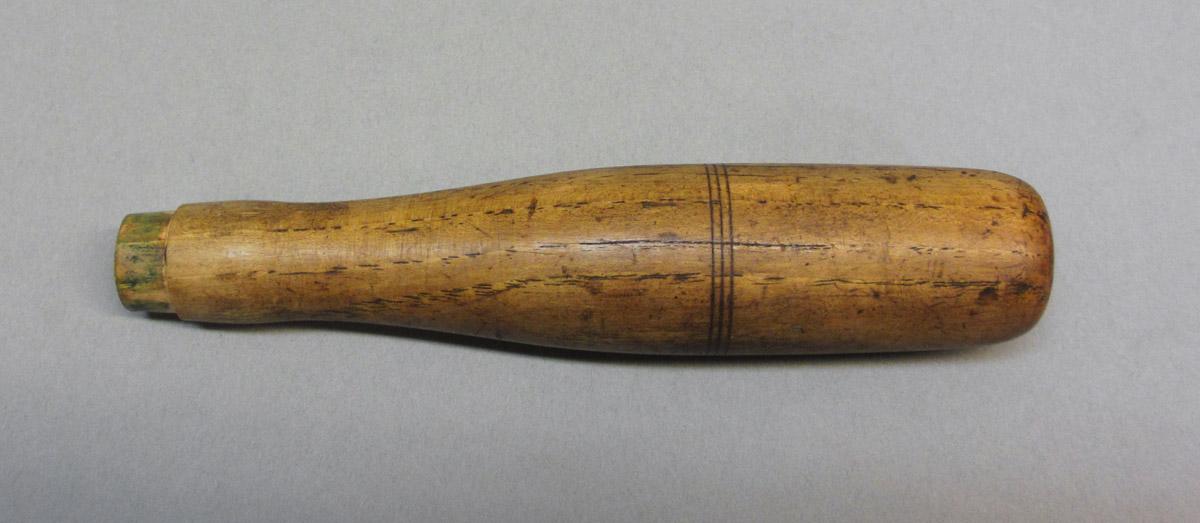 1995.0006.436 Chisel handle