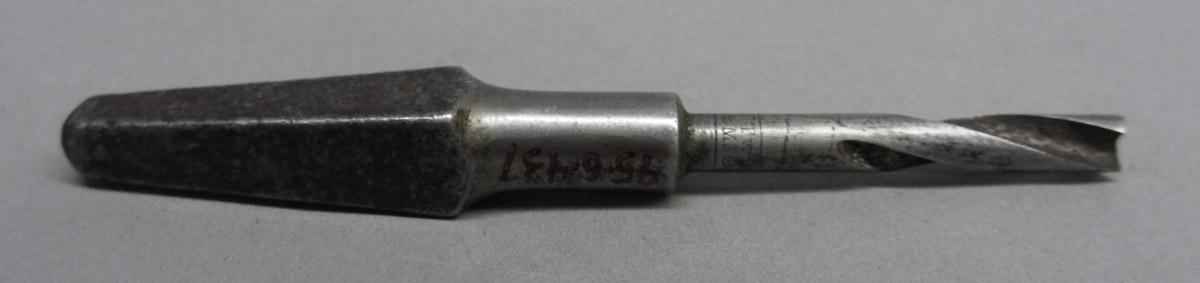 1995.0006.437 Spiral brace bit