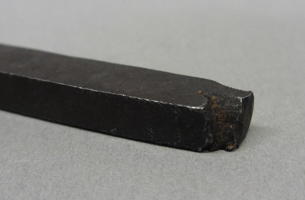 1995.0006.440 Fragmant, end detail
