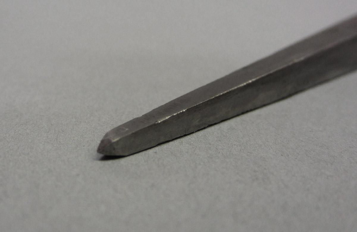 1995.0006.388 Reamer bit, tip detail