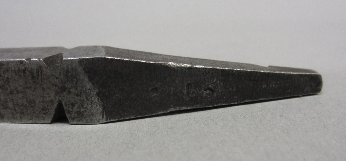 1995.0006.388 Reamer bit, tang with mark detail