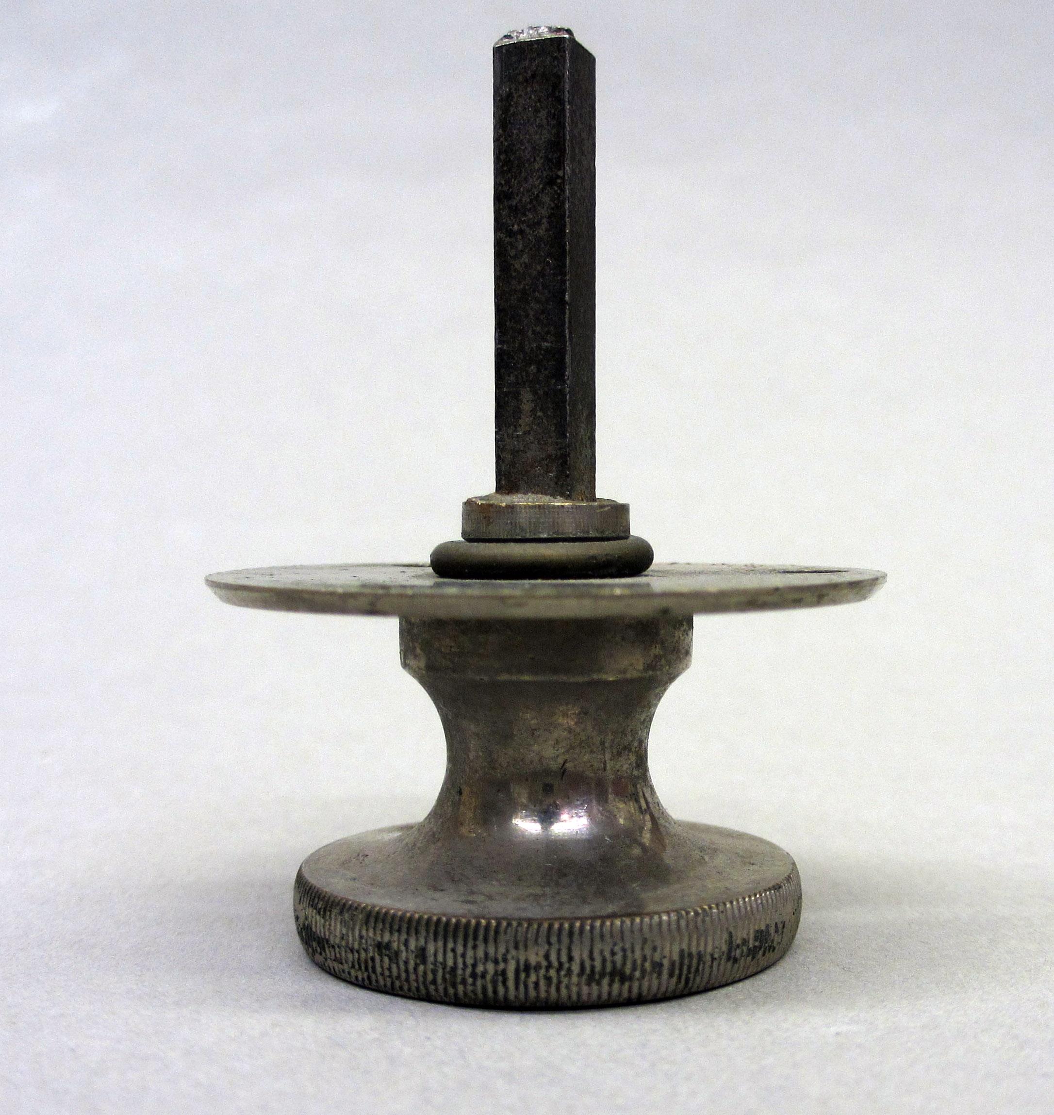 1995.0006.514 Knob, Detail