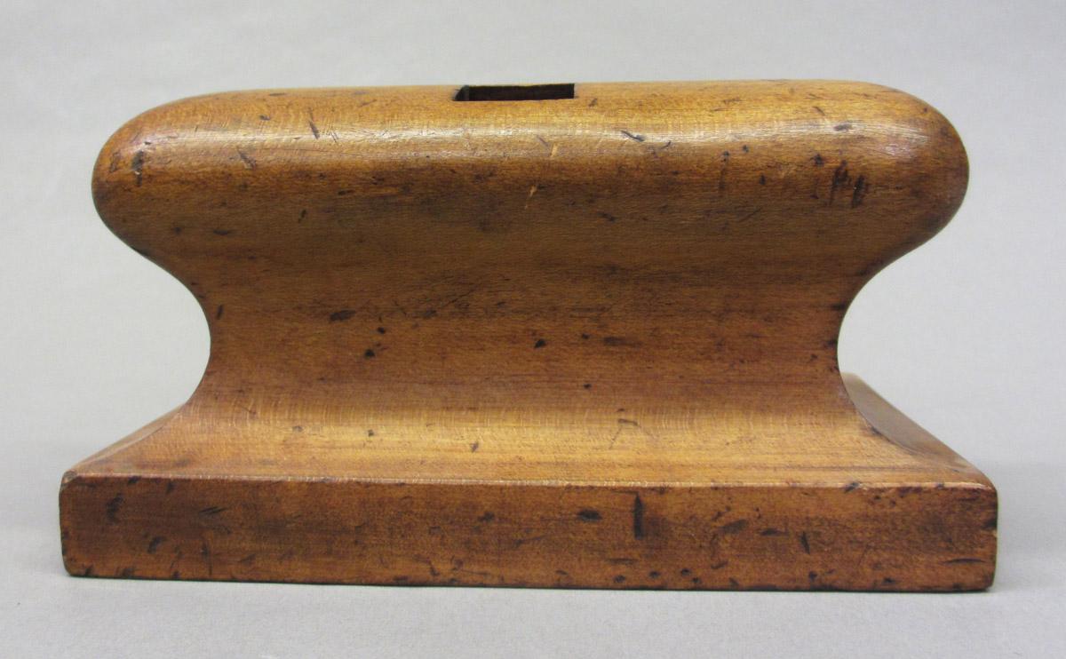 1995.0006.519 Router plane, rear view