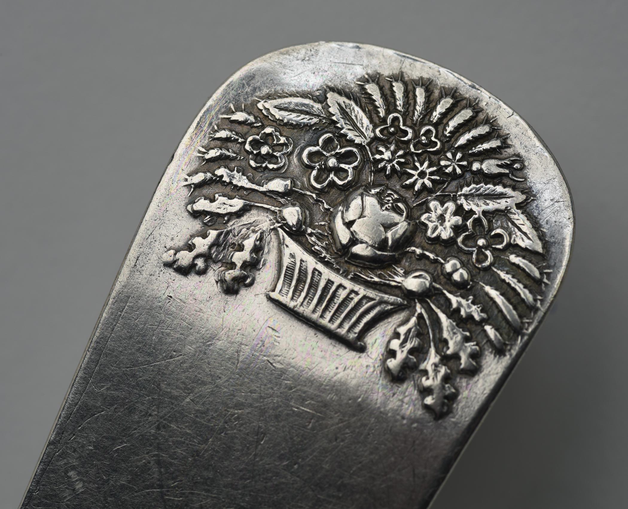 1995.0016 Spoon, detail 1