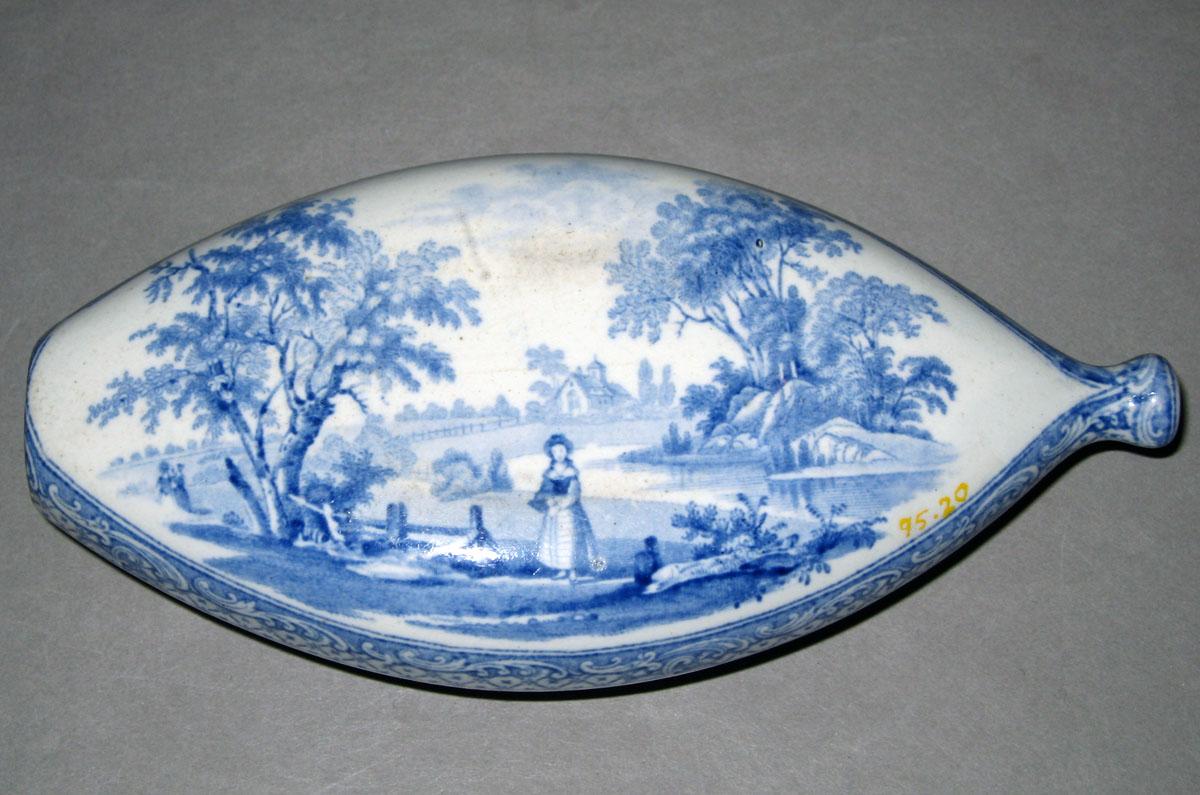 1995.0020 Pearlware bottle (reverse)
