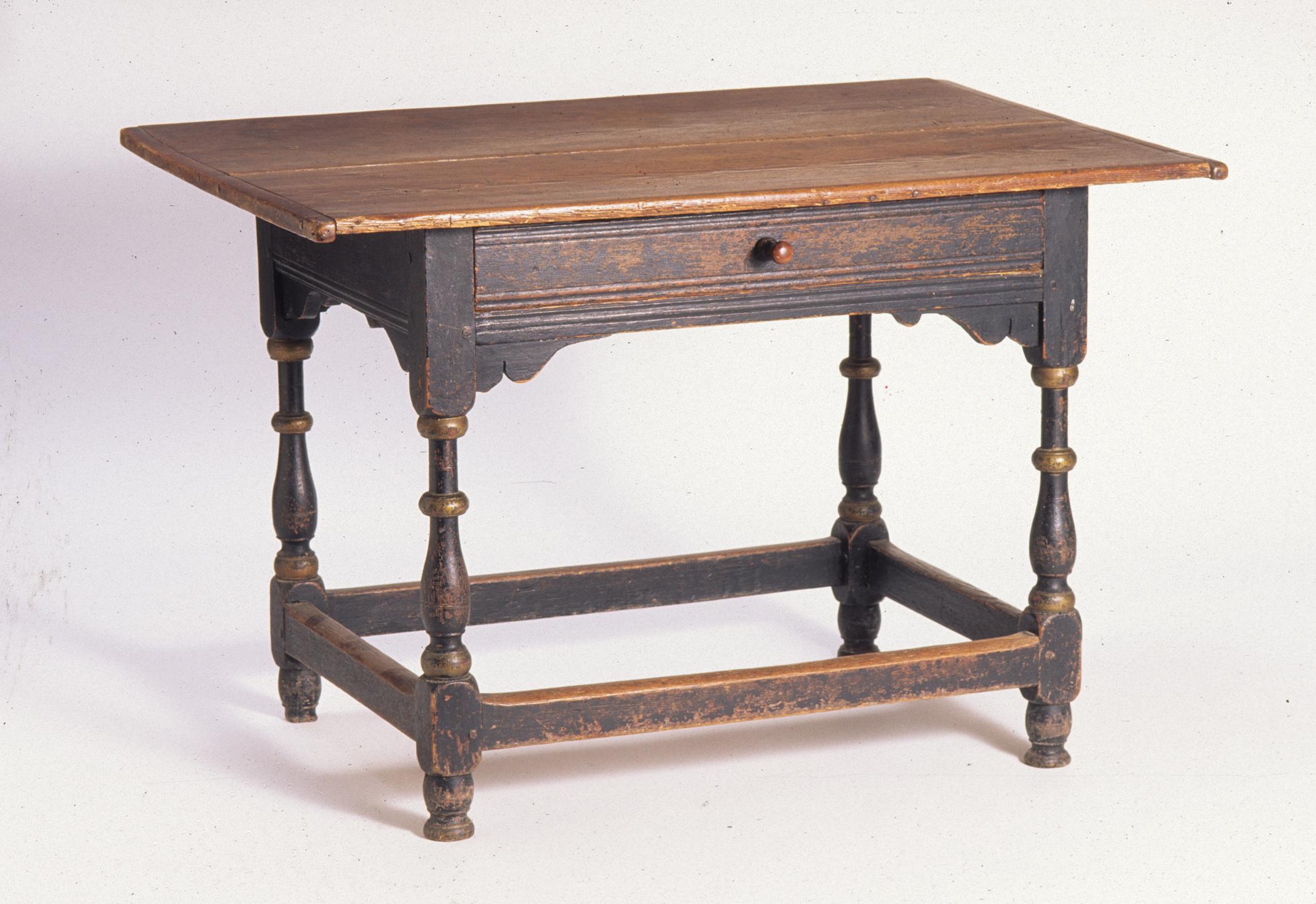1995.0055 Table, View 1