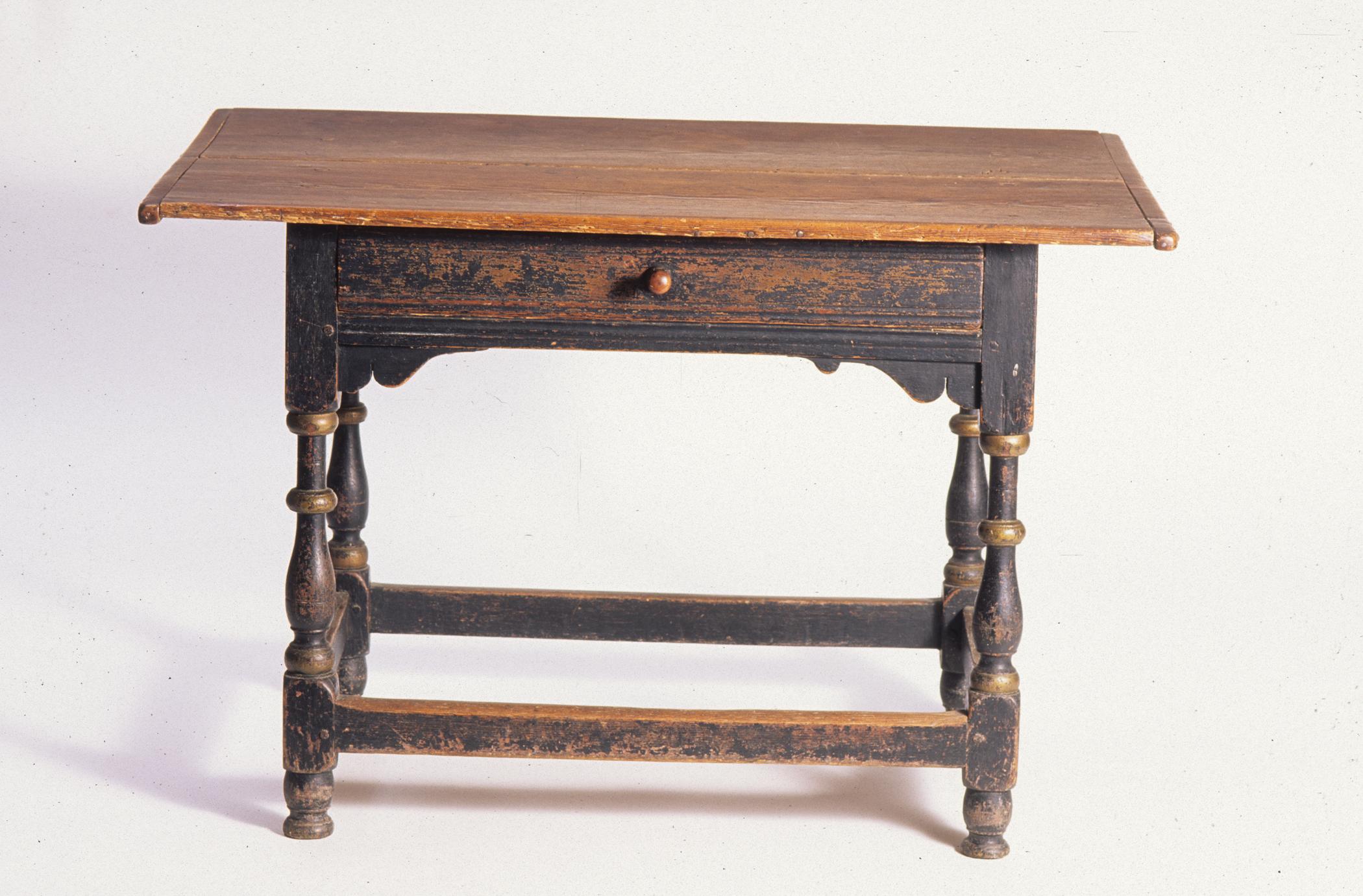1995.0055 Table, View 2