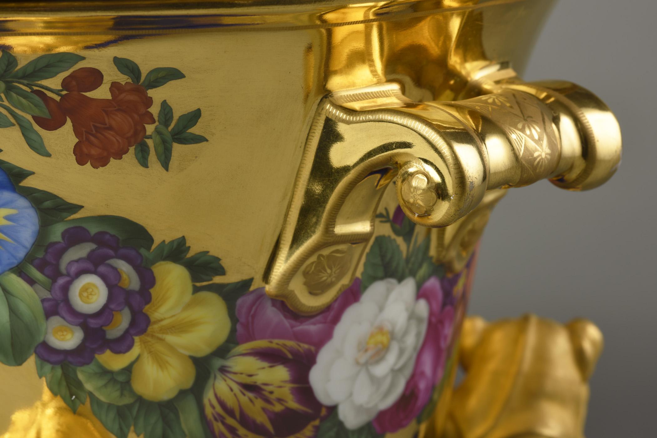 1996.0004.008 A Tureen, detail 1