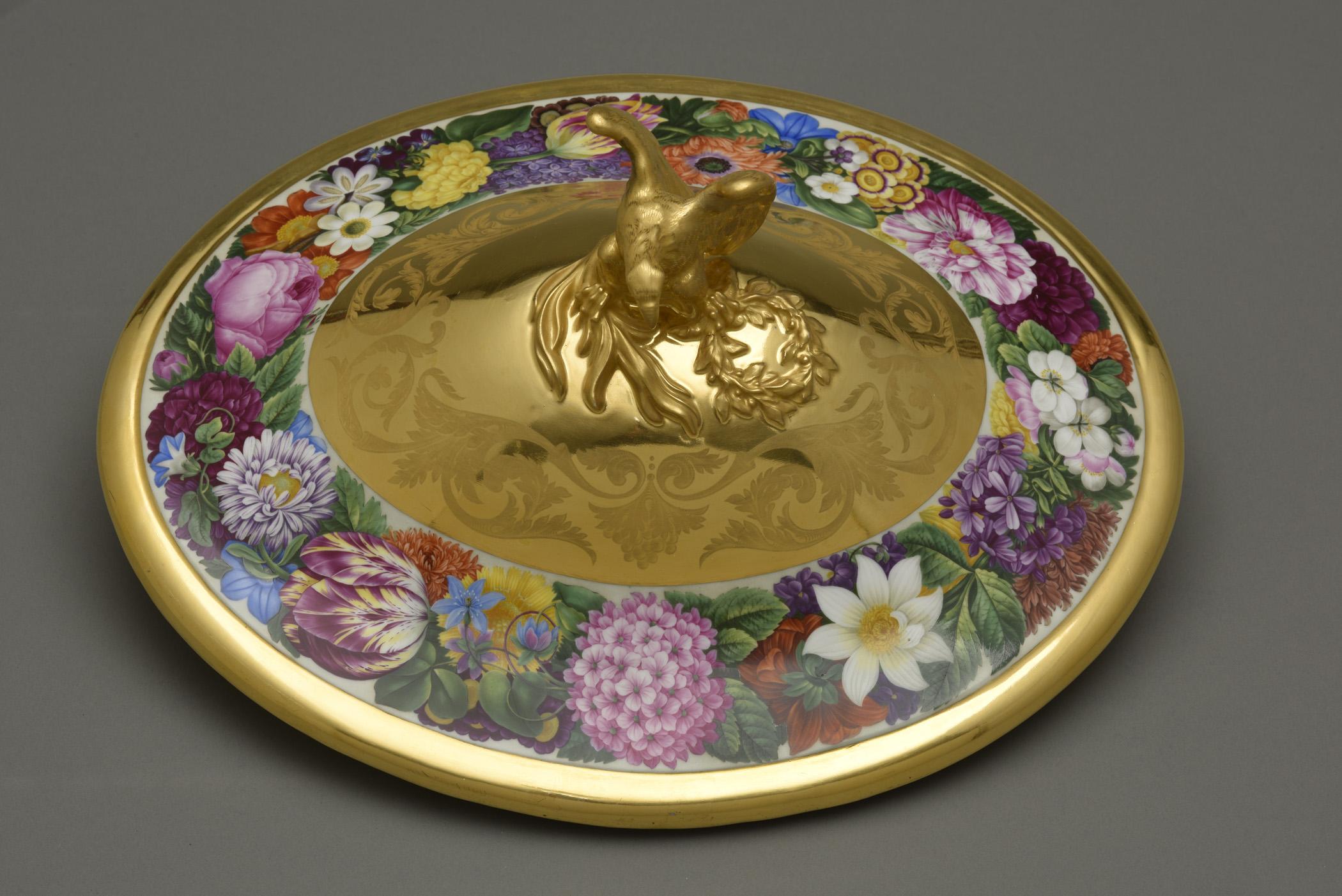 1996.0004.008 B Lid, view 1