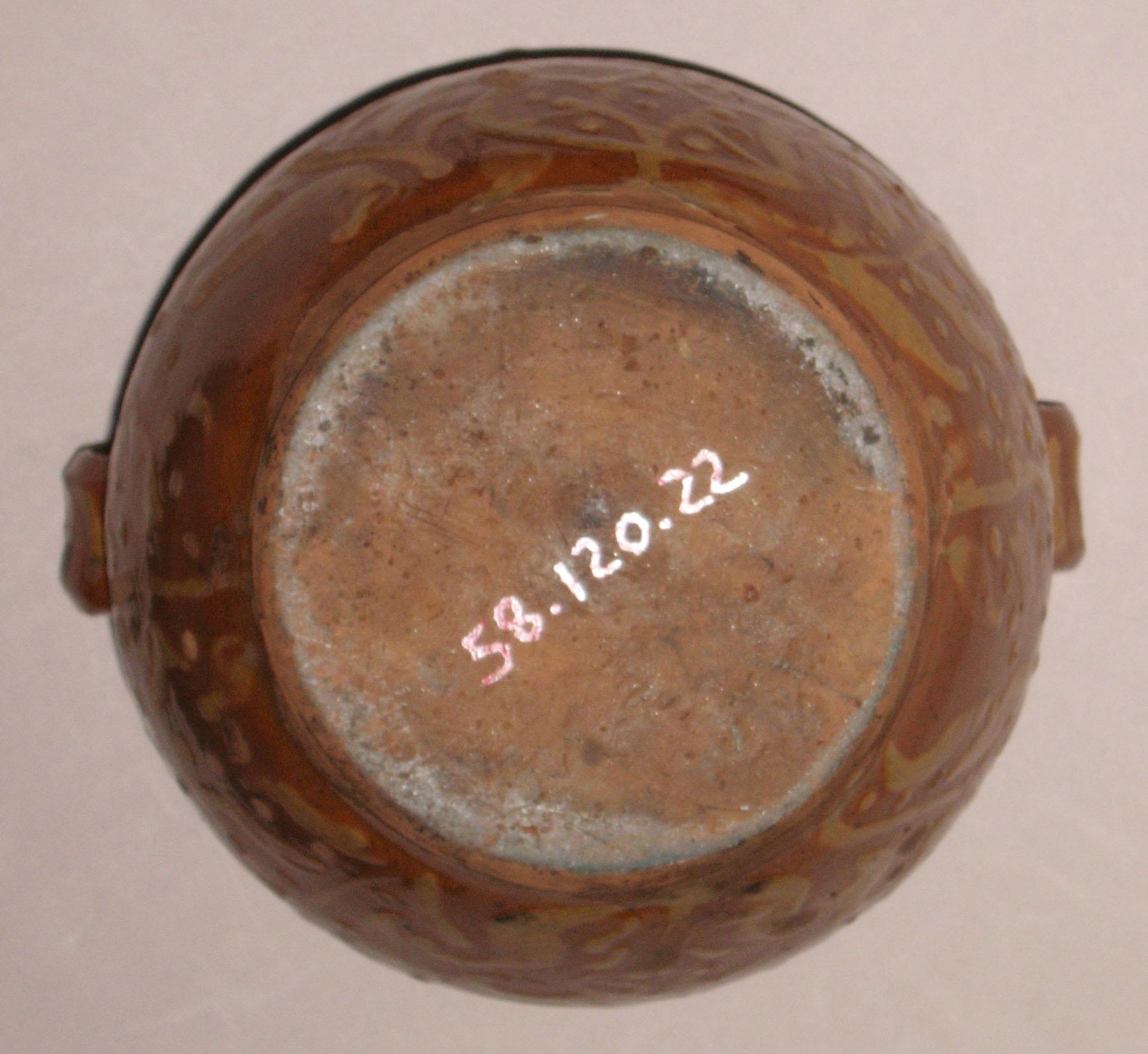 1958.0120.022 Slipware jar (bottom)