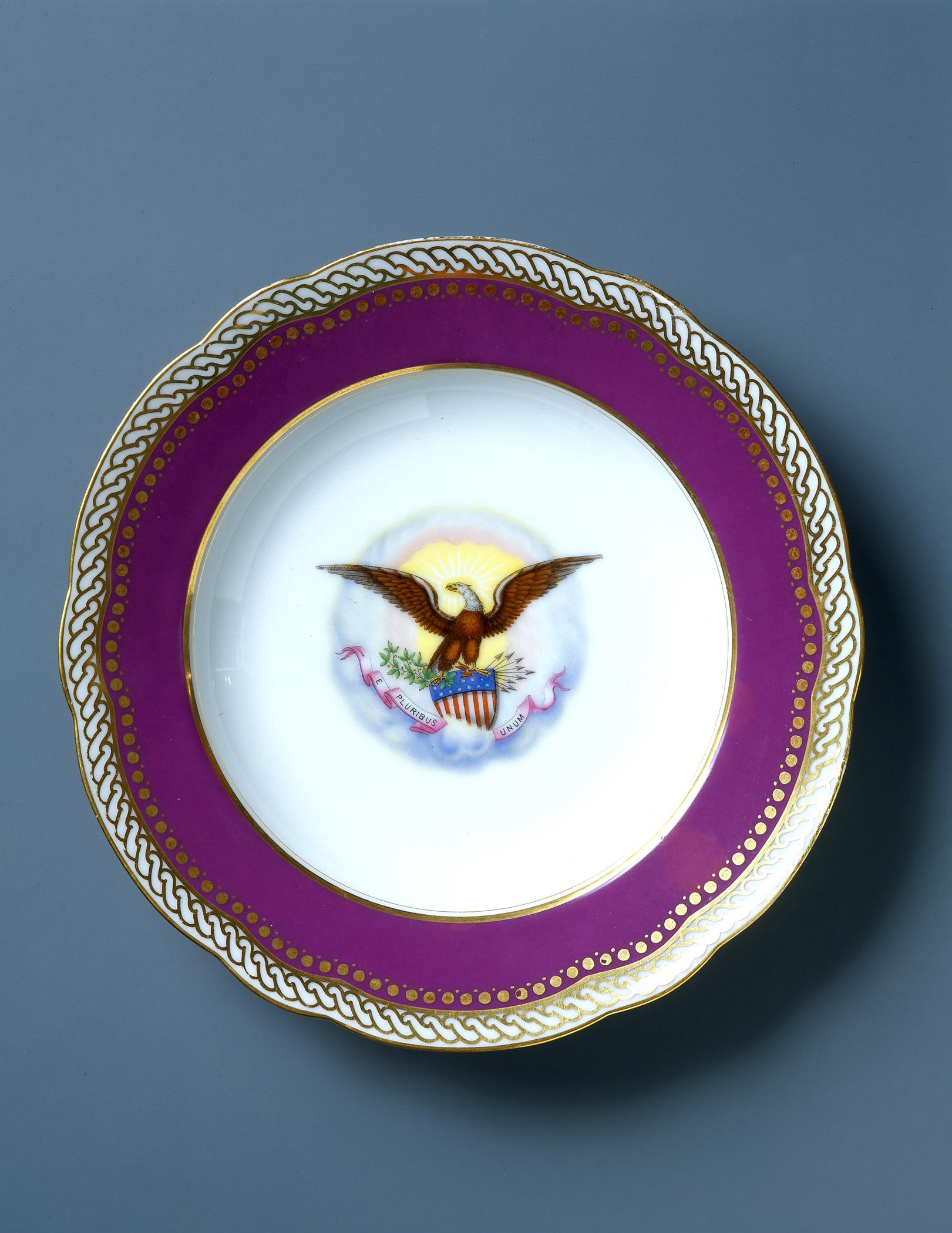 1996.0004.016 Soup plate