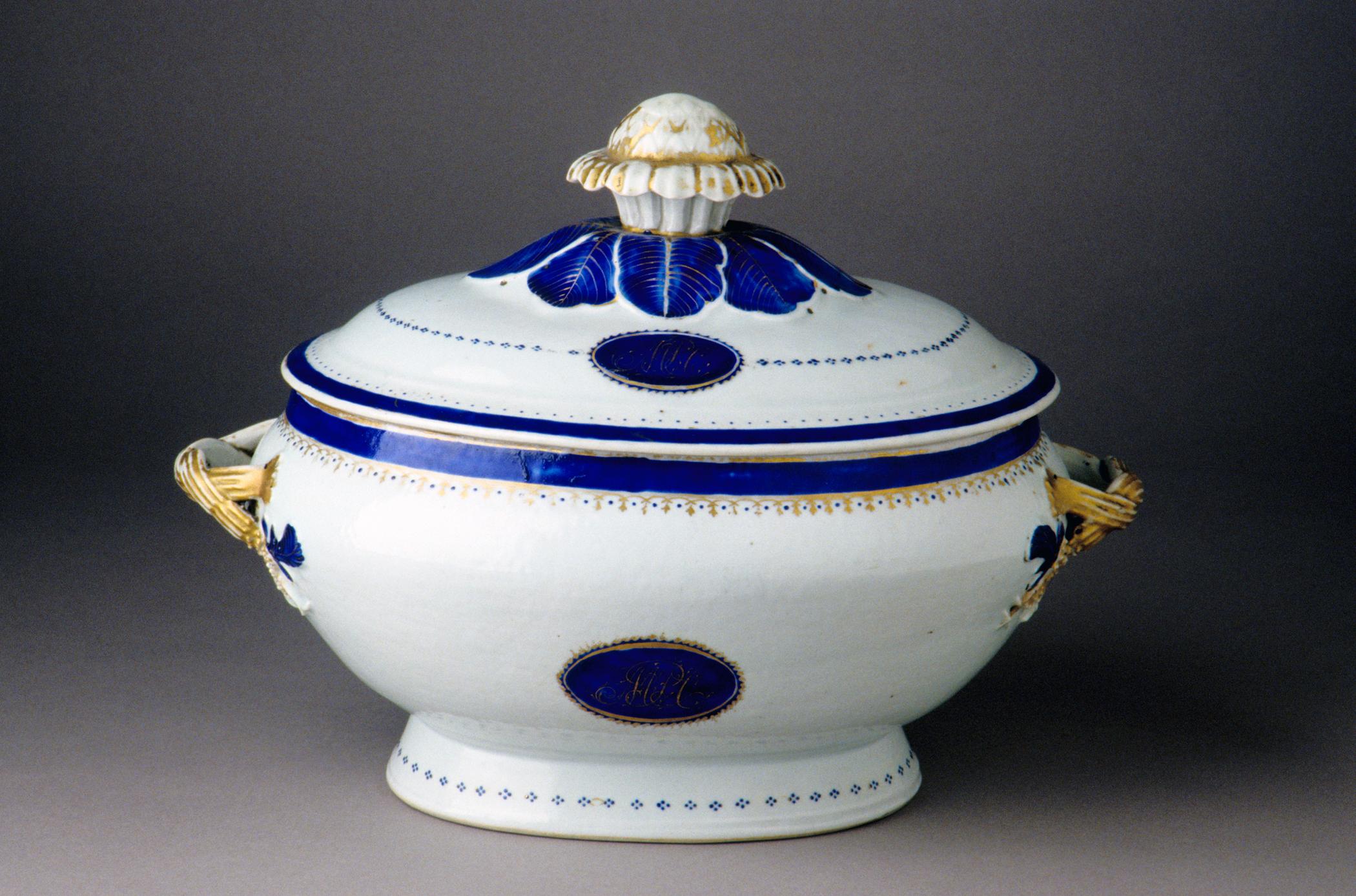 1996.0004.018.001 A, B Tureen