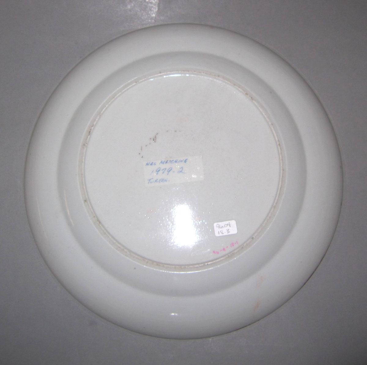 1996.0004.018.003 Porcelain plate underside