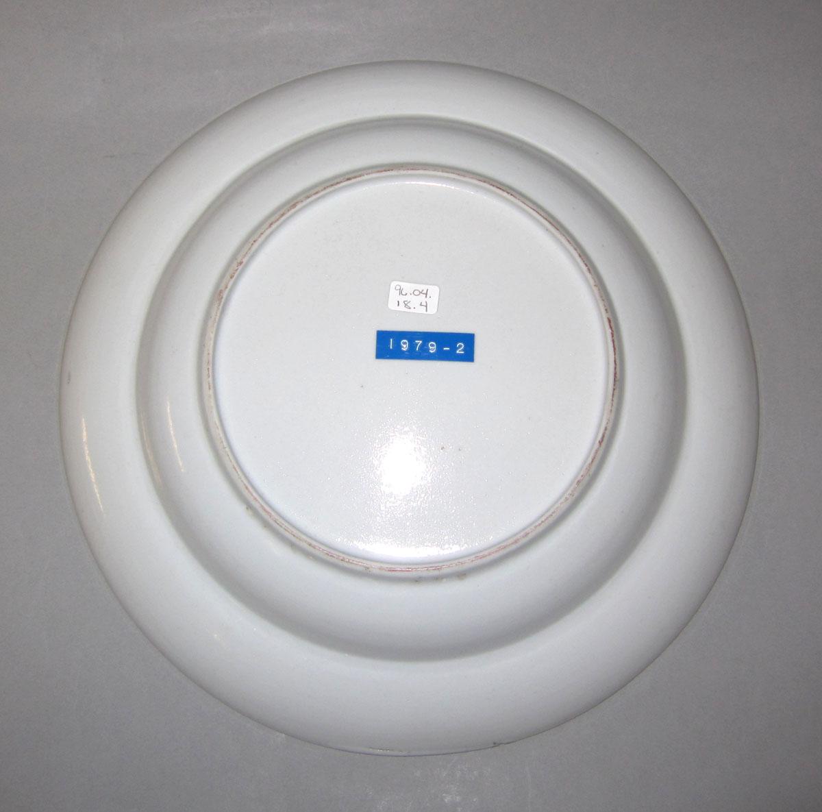 1996.0004.018.004 Porcelain plate underside