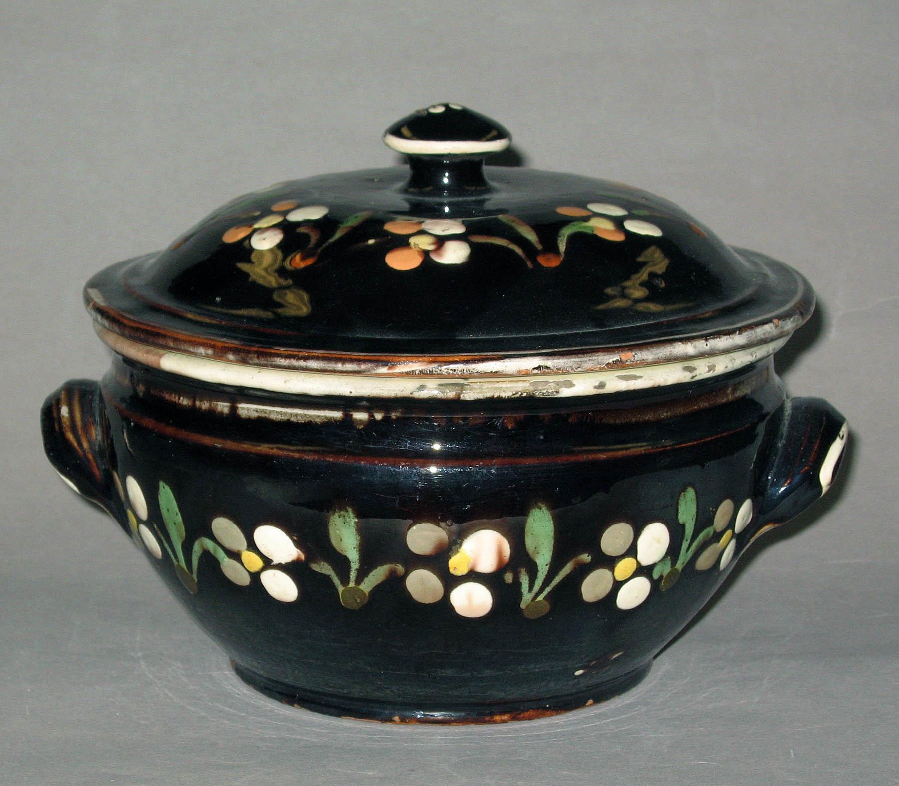 1996.0004.031 A, B Slipware covered bowl