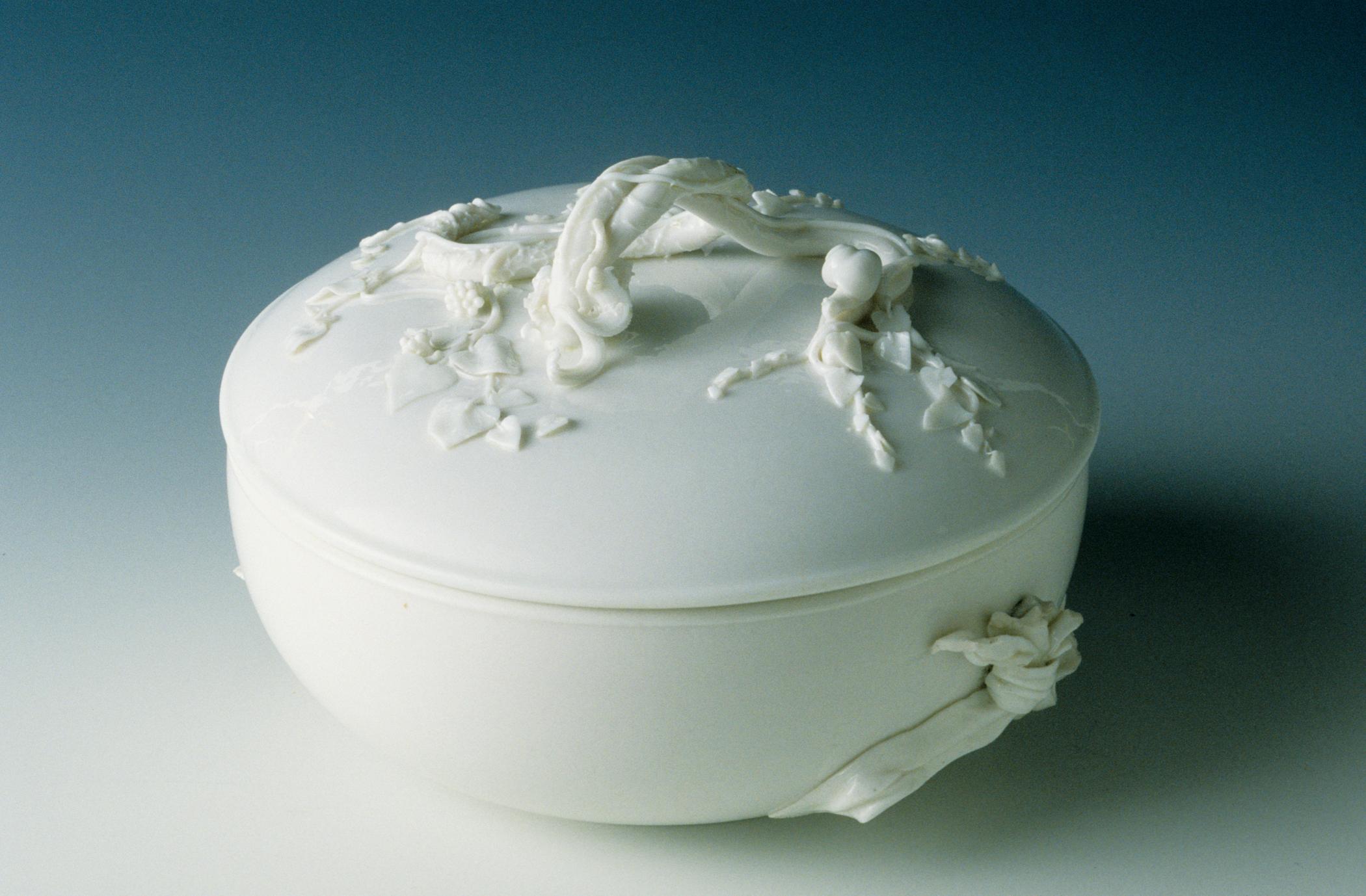 1996.0004.033 A, B Soup bowl