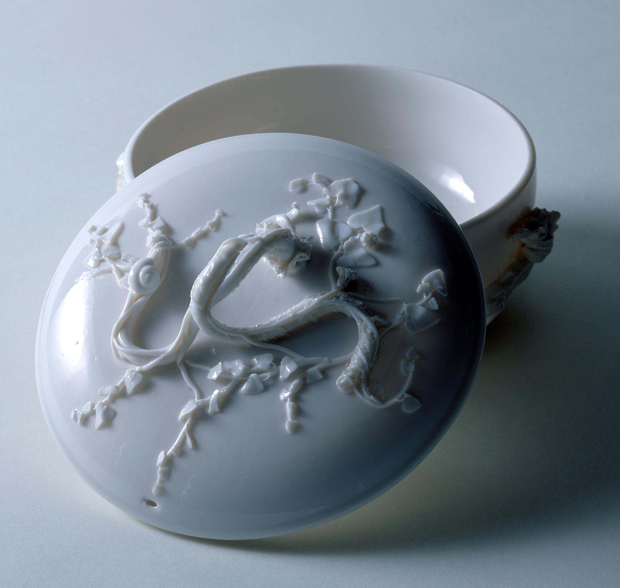 1996.0004.033 A, B Soup bowl (view 2)